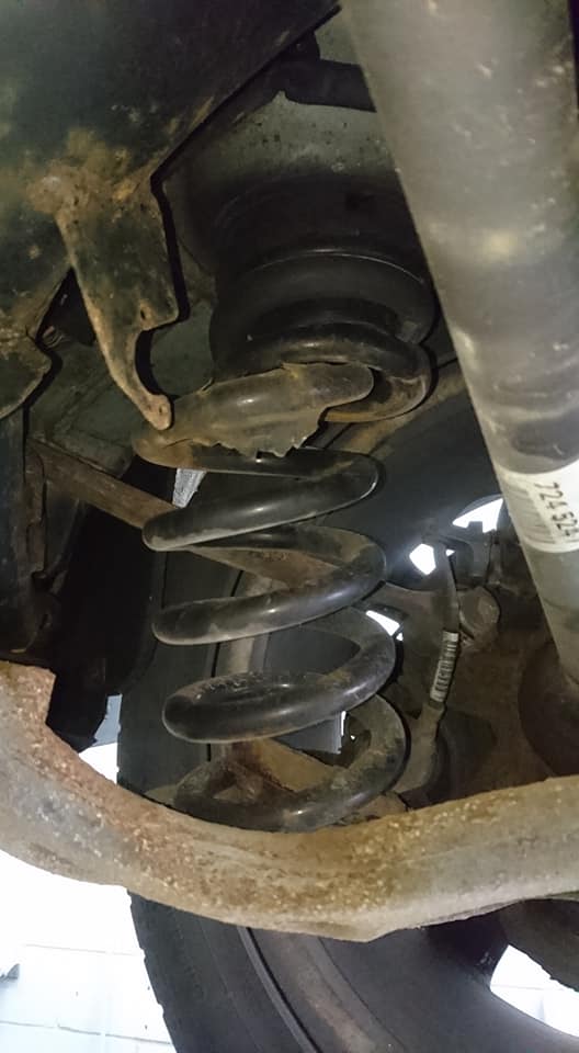 Broken rear springs on W164 ML's! This is just one example of a few ML ...