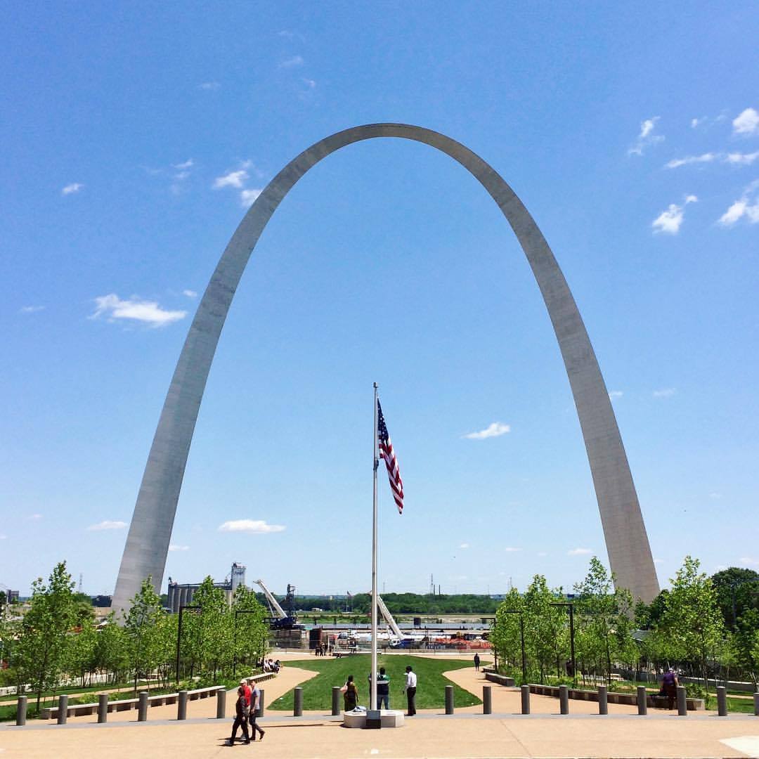 Visionese - ️🇺🇸 Gateway Arch📐 St. Louis, MO. USA 🇺🇸 The Gateway Arch is ...