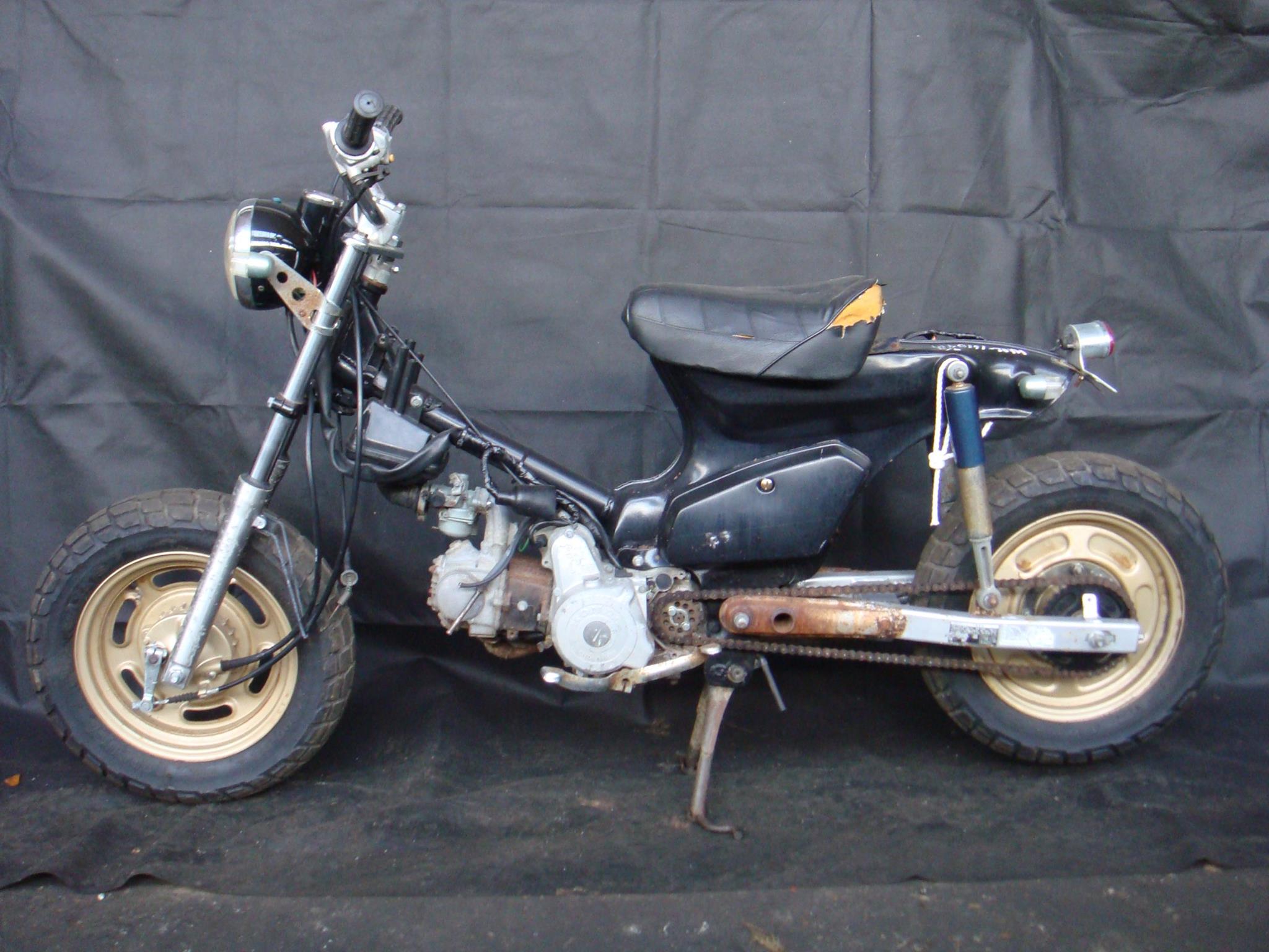 Unit 5 Motos - Honda C90 (HA02) - Modified project bike....