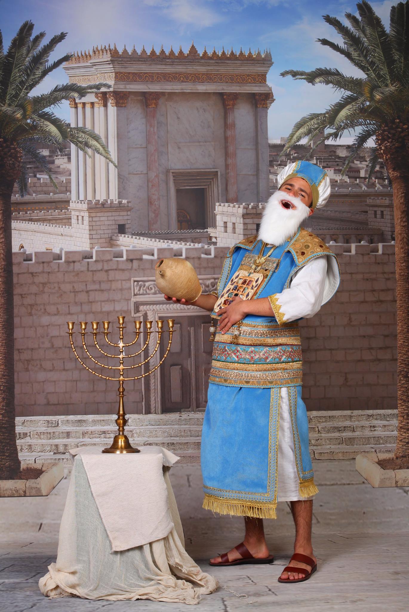 חנוכה מתקרב!!! לחיות את... - לחיות את התנ