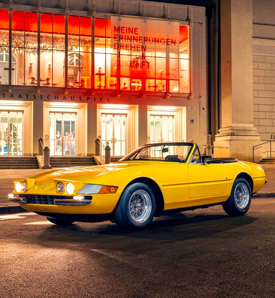 Modèle Réduit Tomica Premium N°36 Ferrari 365 GTS4 - Échelle 1:64 (environ), Couleur Noire - Boîte Neuve Non Ouverte