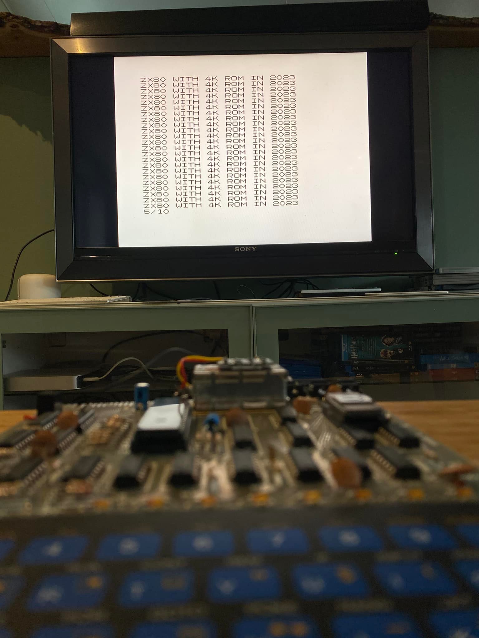 Upgraded ZX-81 computer with Z80A CPU and 2114 SRAM