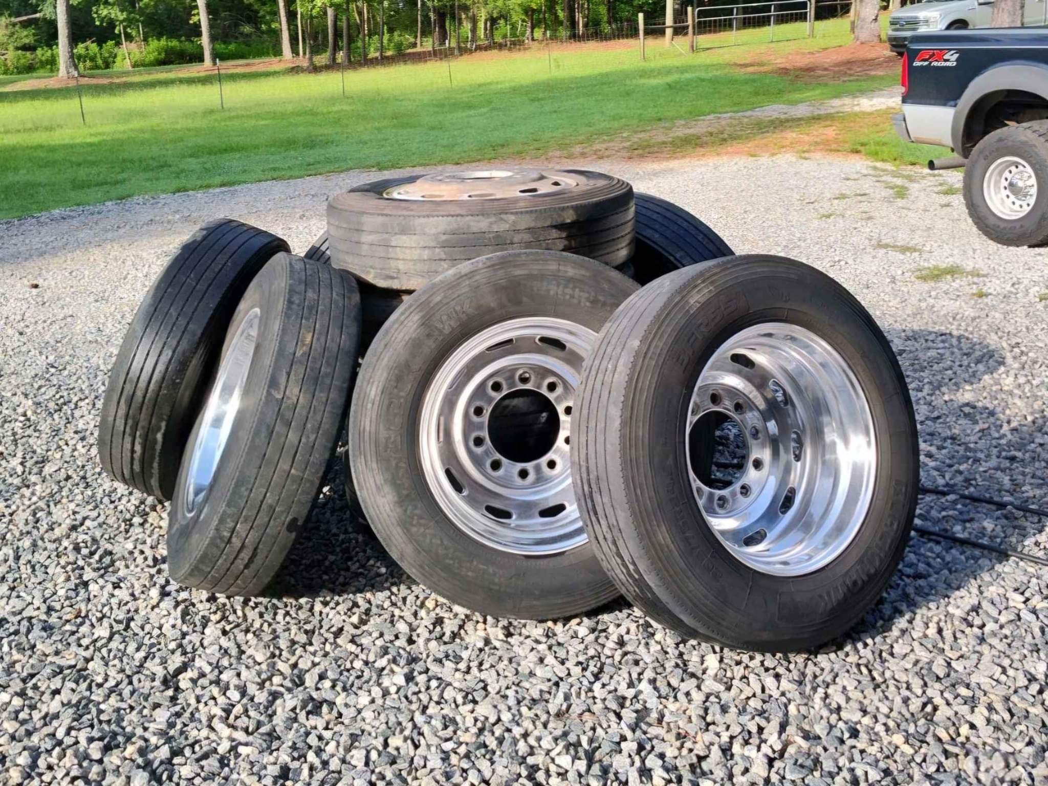 10 Bud Style 24.5 Peterbuilt Wheels and Tires - Car Wheels, Tires ...