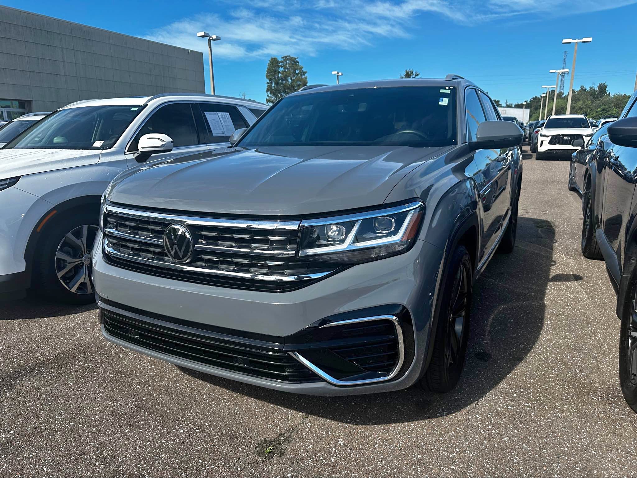 2022 Volkswagen Atlas · SEL R-Line (2021.5) Sport Utility 4D