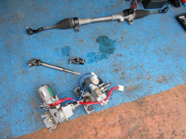 お客様エッセ 油圧パワステから電動パワステに 変更作業中 （変更の 