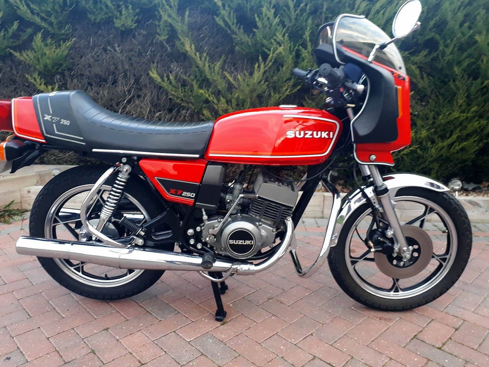 Mine was never this clean, or with as many add-ons😲 1982 Suzuki