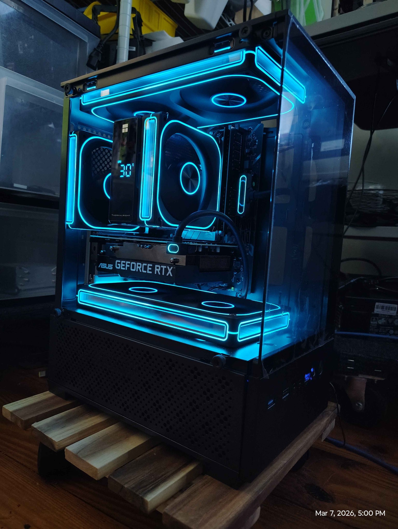 Flashy little custom gaming PC - Desktop Computers - Jacksonville ...