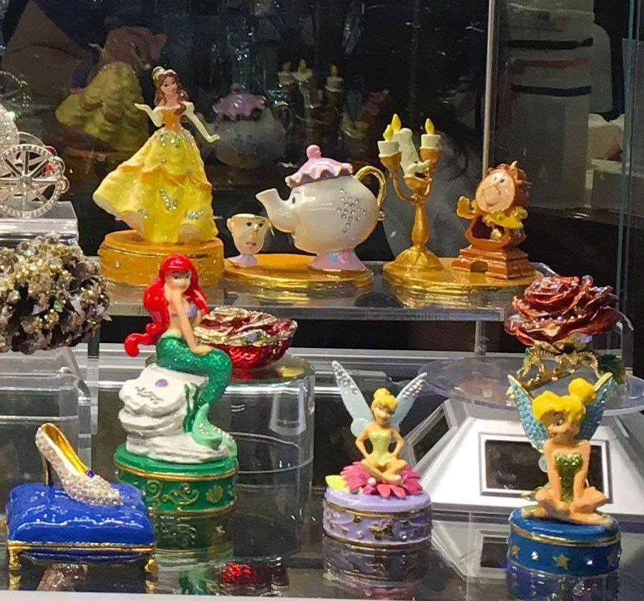 Arribas Brothers carries a line of metal trinket boxes that open