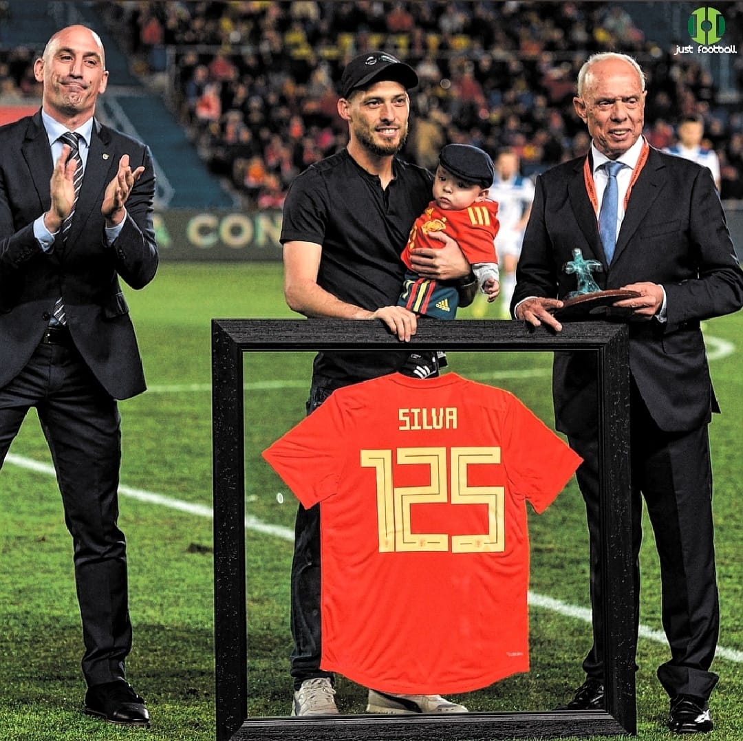 125 Spanish caps and 35 Goals. David #Silva was honoured this