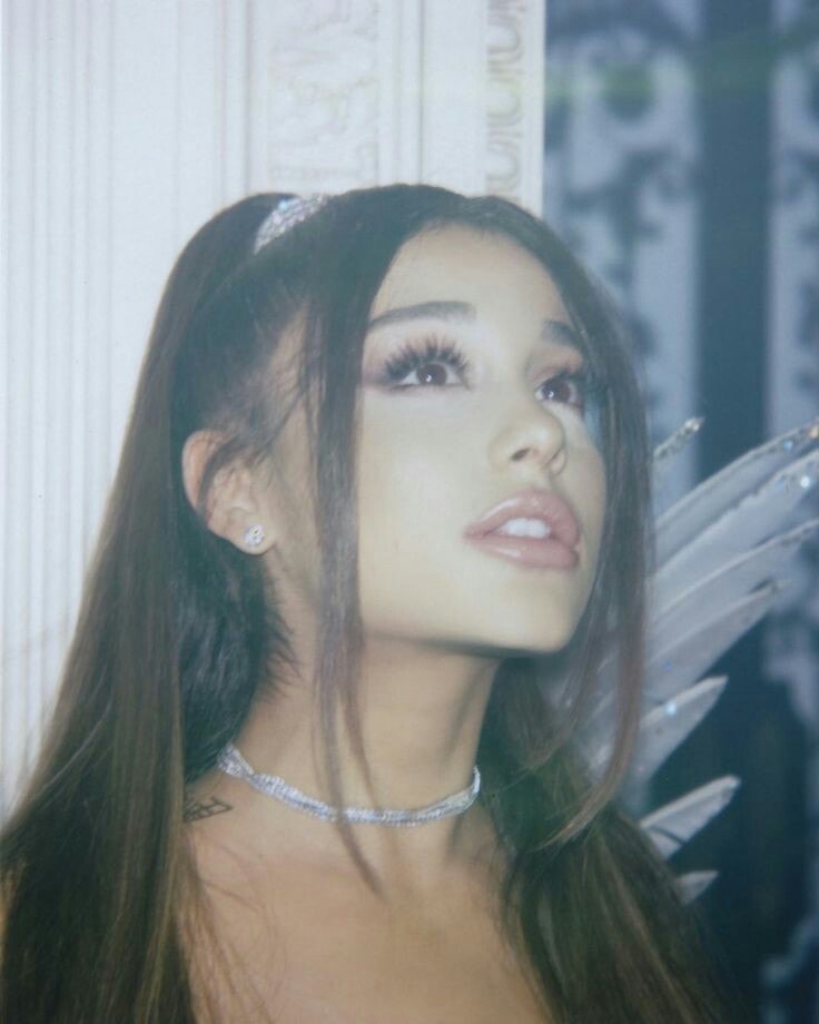Ariana Grande Empire Greek A E S T H E T I C 少 女 Facebook