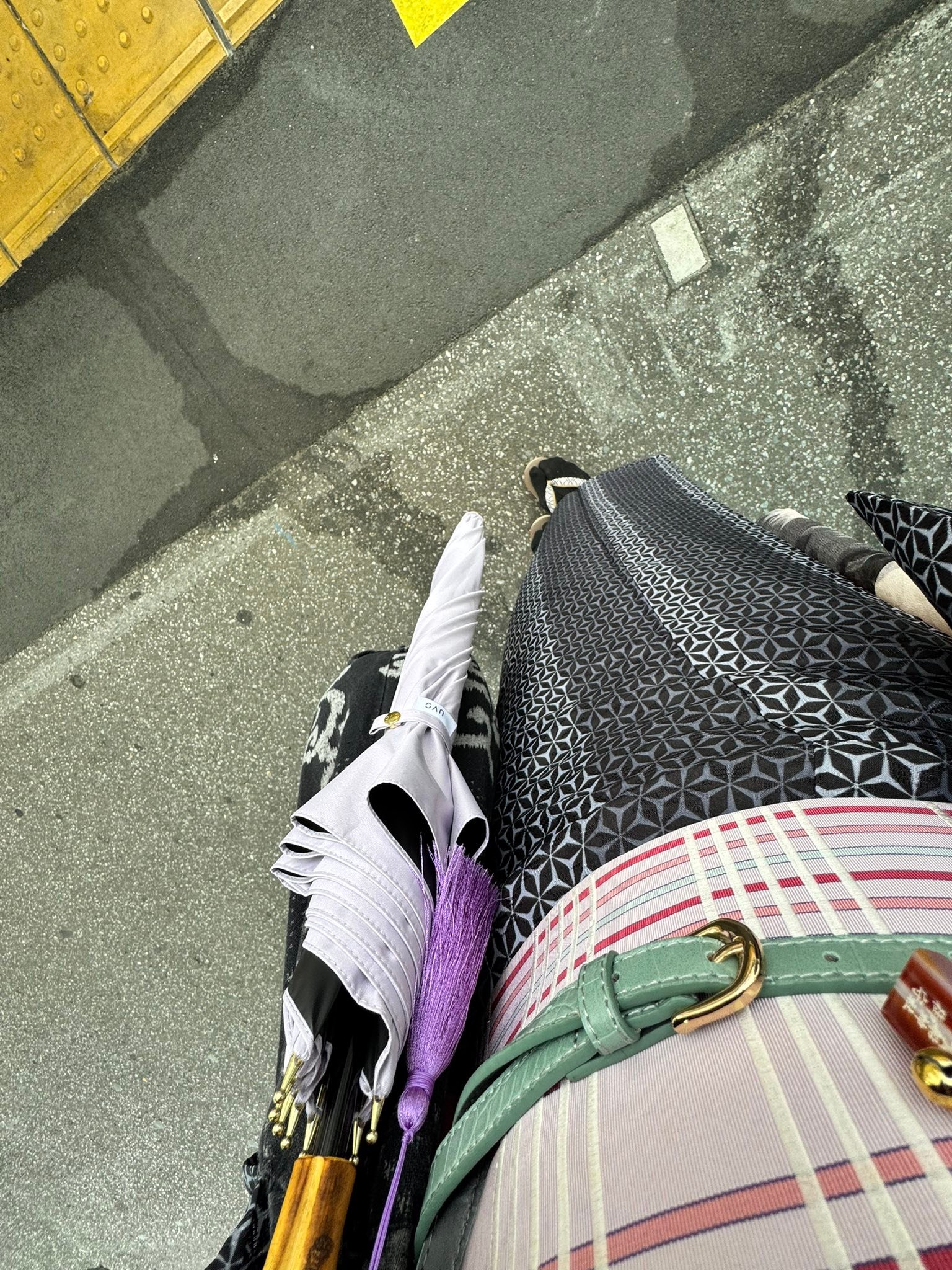 腰が痛い… 膝も痛い ? でも、頑張ります? ポチポチと ゆるゆると 笑 