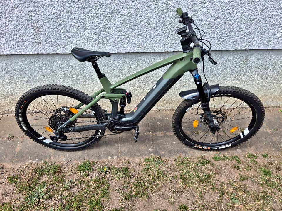 gravel bikes for sale near me Polygon Bend R6X Color:Hunter Orange (Adds 7-10 days for manufacturing prior to shipping) METAL GEAR SOLID: MASTER speed groupset and Fulcrum gear door hardware