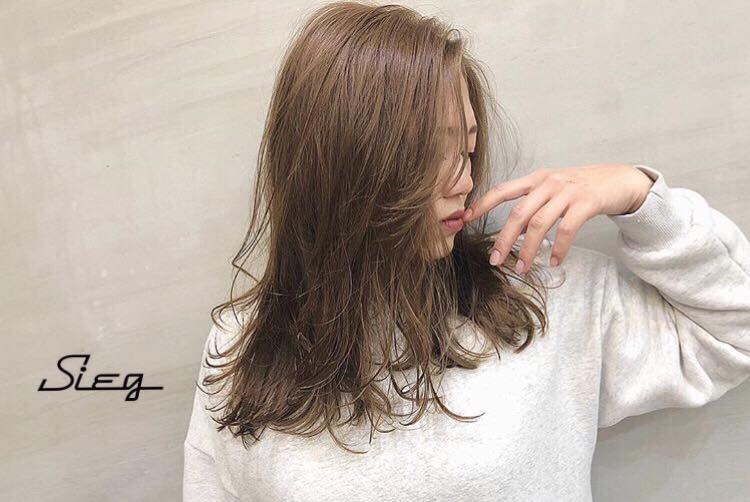 Sieg 中壢sogo店 - Sieg color 不讓這個冬天這麼沈悶 染上霧面焦糖奶茶色💫 換個造型... | Facebook