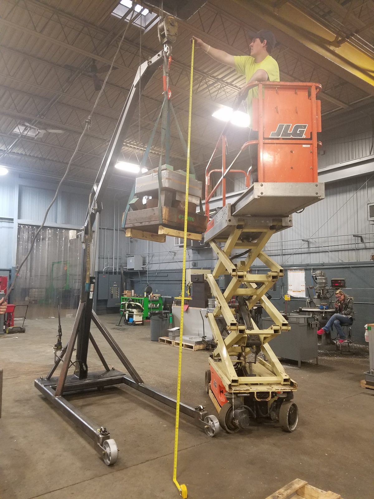 Our Monster Engine lift is ready for... - 425 Manufacturing