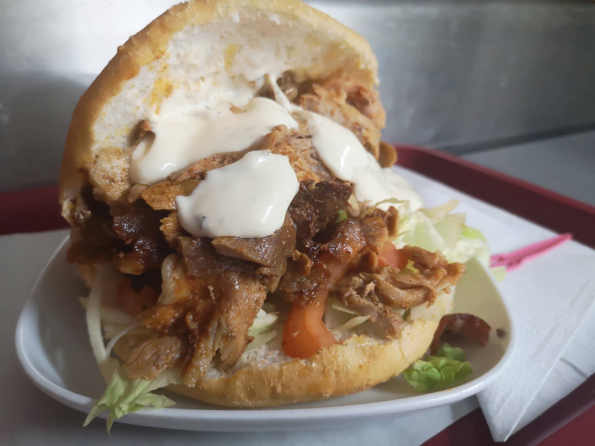 Cross'Frites - La nouvelle pita de porc marinée. 100%...