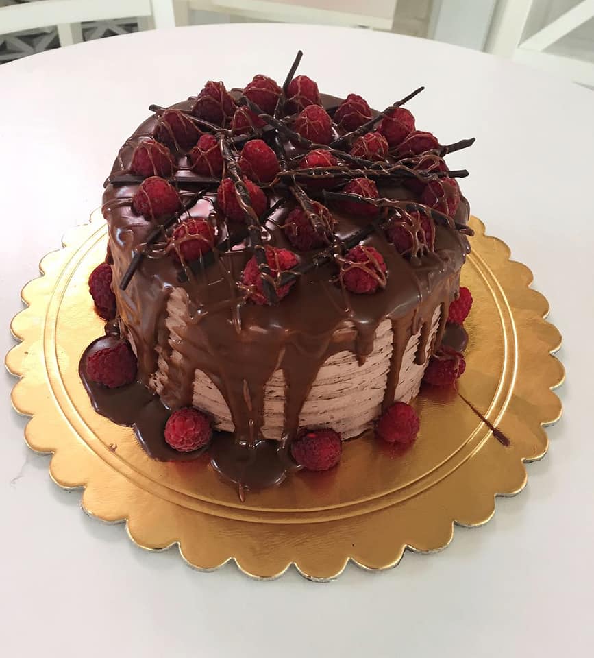 Cofetaria Lili Tort Cu Decor De Ciocolata Si Zmeura Facebook