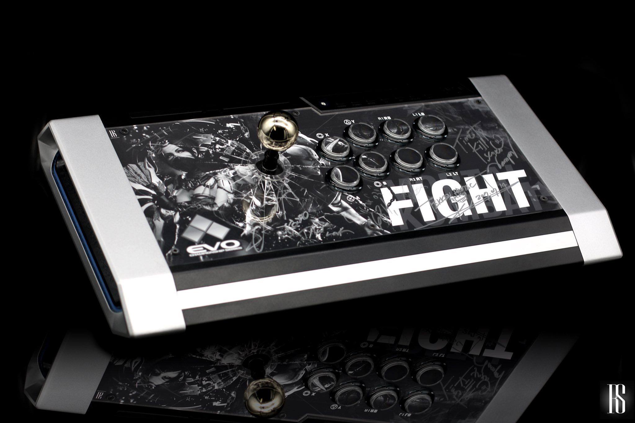 Customized Qanba Obsidian fightsticks by graphic artist @tha_redsoul