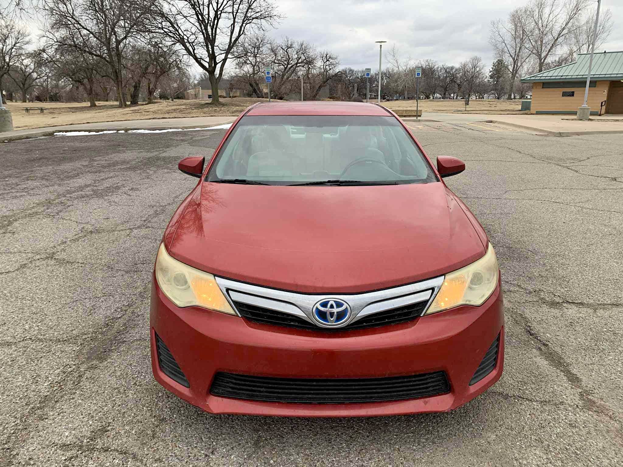2012 Toyota Camry Hybrid · LE Sedan 4D - Cars & Trucks - Wichita
