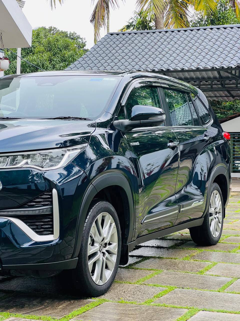 🚘 Vehicle :TOYOTA INNOVA HYCROSS 👉Option : ZX O 📅 Model : 2023