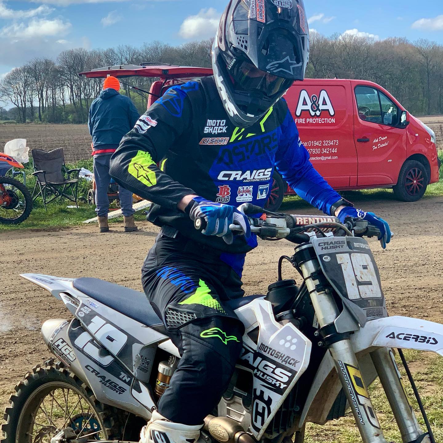 Tom Neal #19