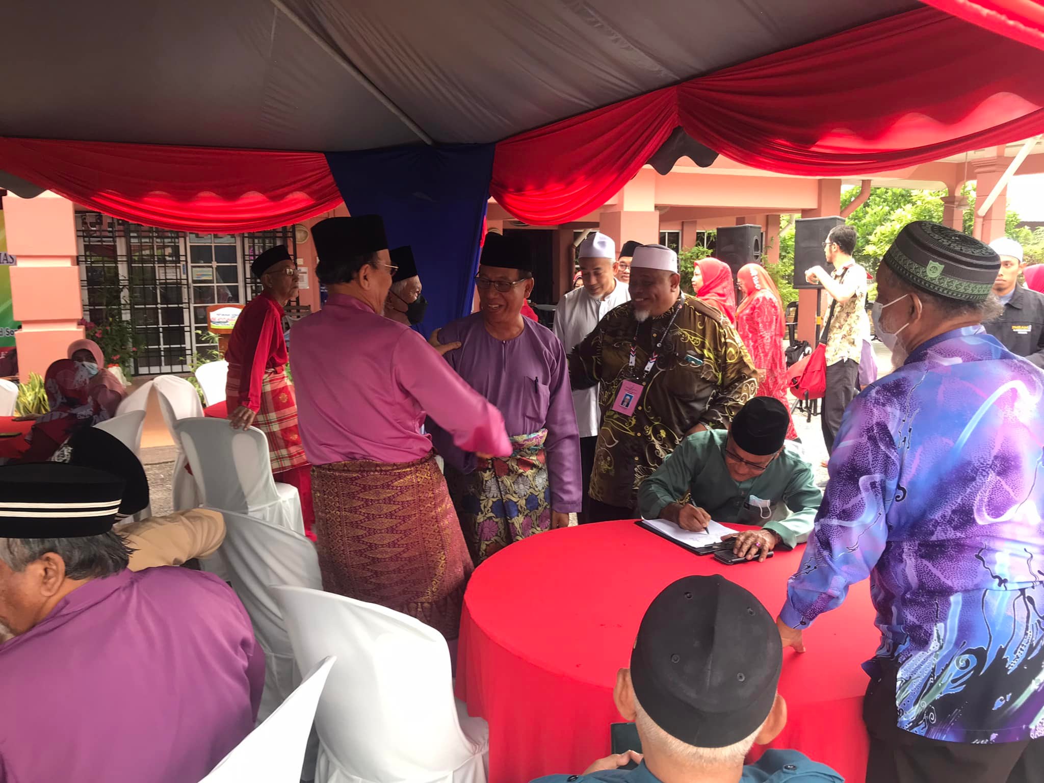 Basut Nin - Hari ini saya mengiringi calon Perikatan...