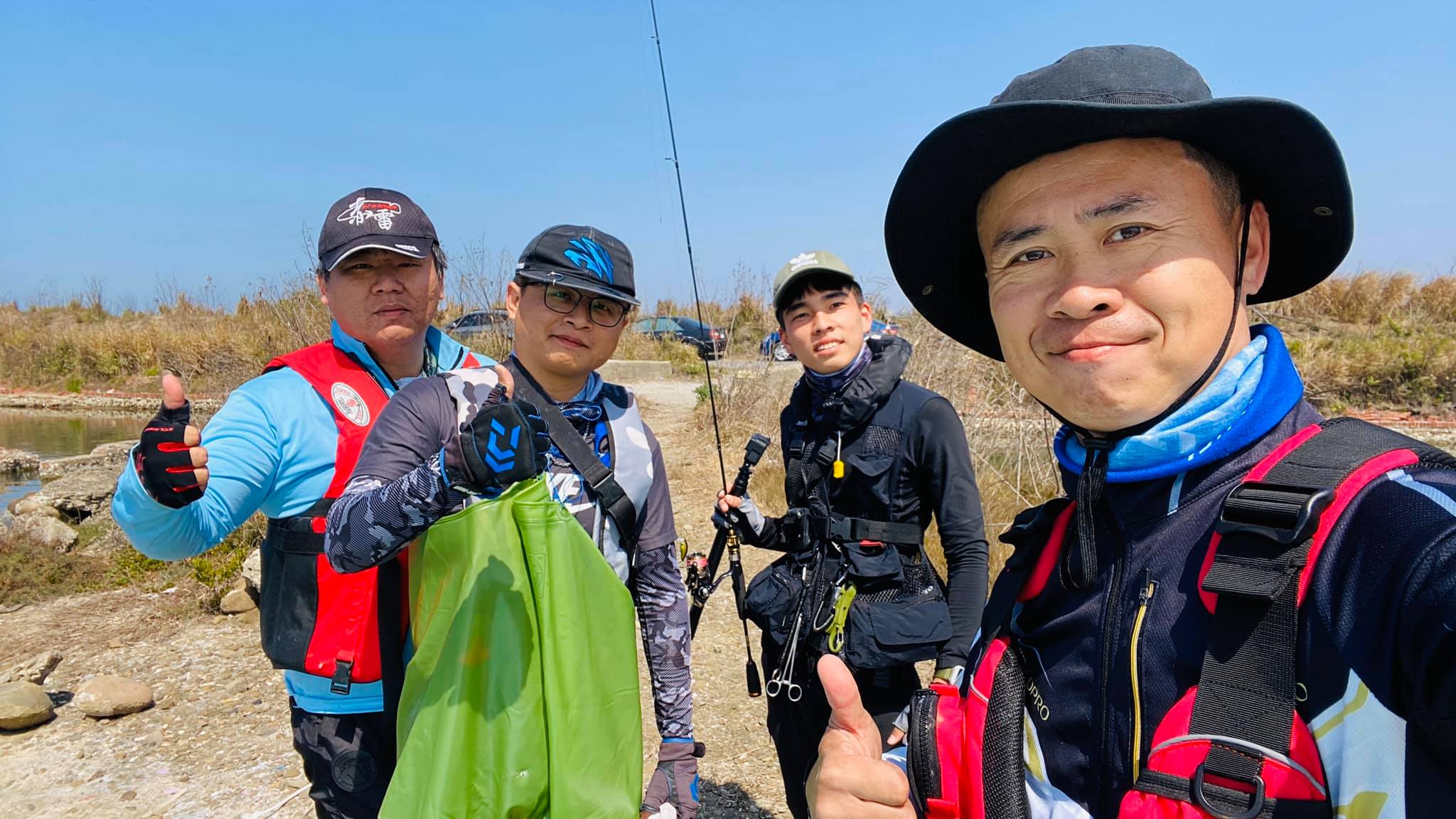 裝B大叔 - 很開心認識新朋友 #一起約釣快閃 #今天還有另外一位YouTuber很高興認識你