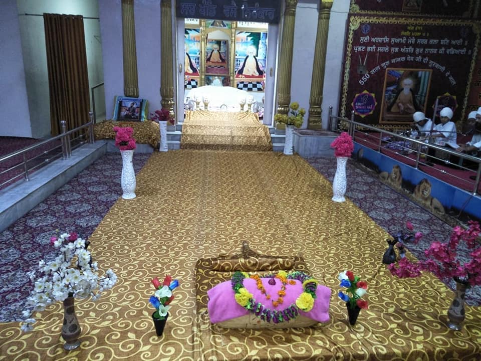 29 august 2018 , Students listening kirtan on the occasion of Dhan ...