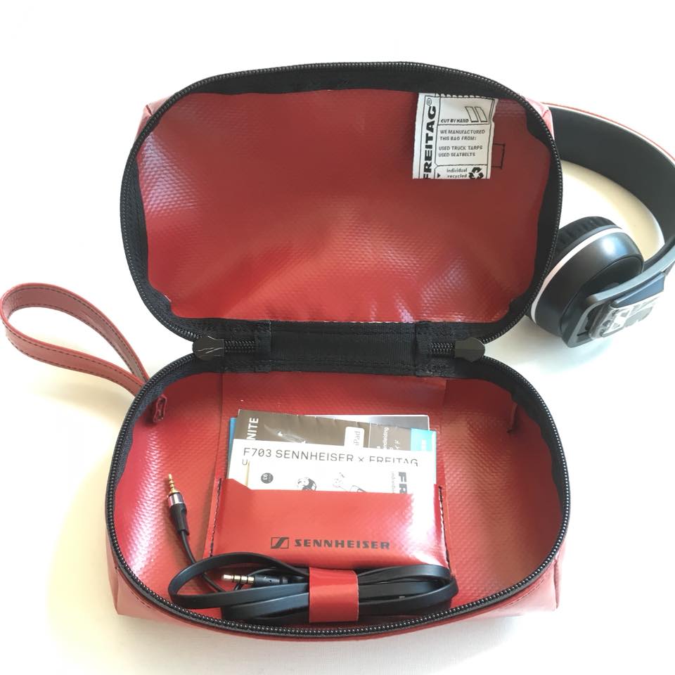 ขายๆ F703 SENNHEISERxFREITAG หูฟังสีแดง สกรีนขาว มือสอง สภาพใหม่
