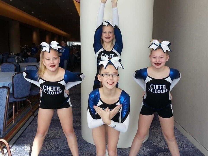 Cheer St. Louis - Happy Throw 🔙 Thursday Angels!😇 . . Send...