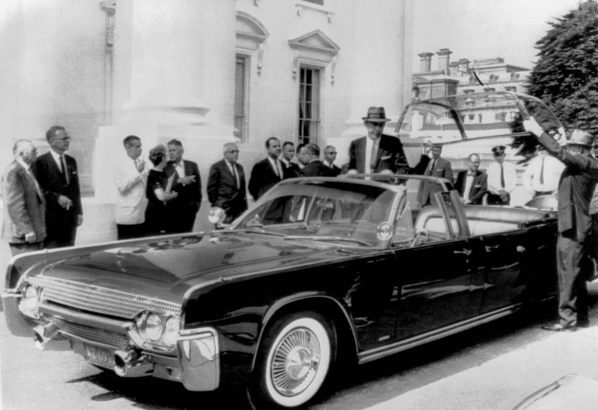 1961 Presidential Lincoln Continental X100 limousine