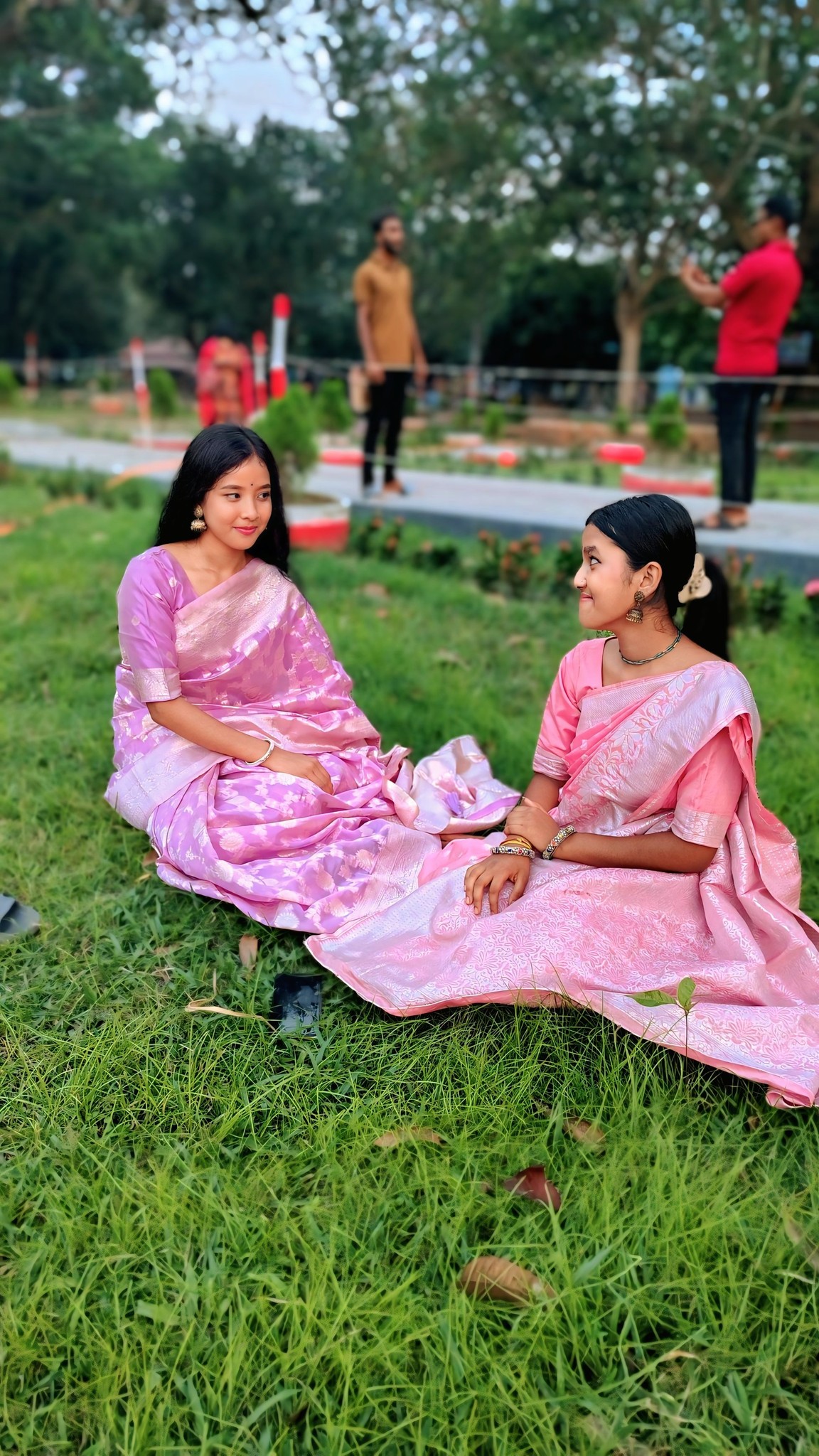 Rani - দুই বোন🌸 #everyoneシ゚ #foryouシ #fb #Lovely #photochallenge # ...
