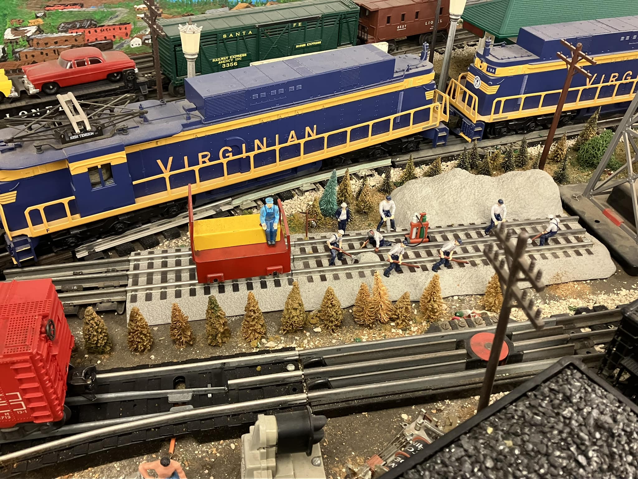 Lionel Deluxe Fastrack Train Track Pack – O Gauge, 5x10 Foot