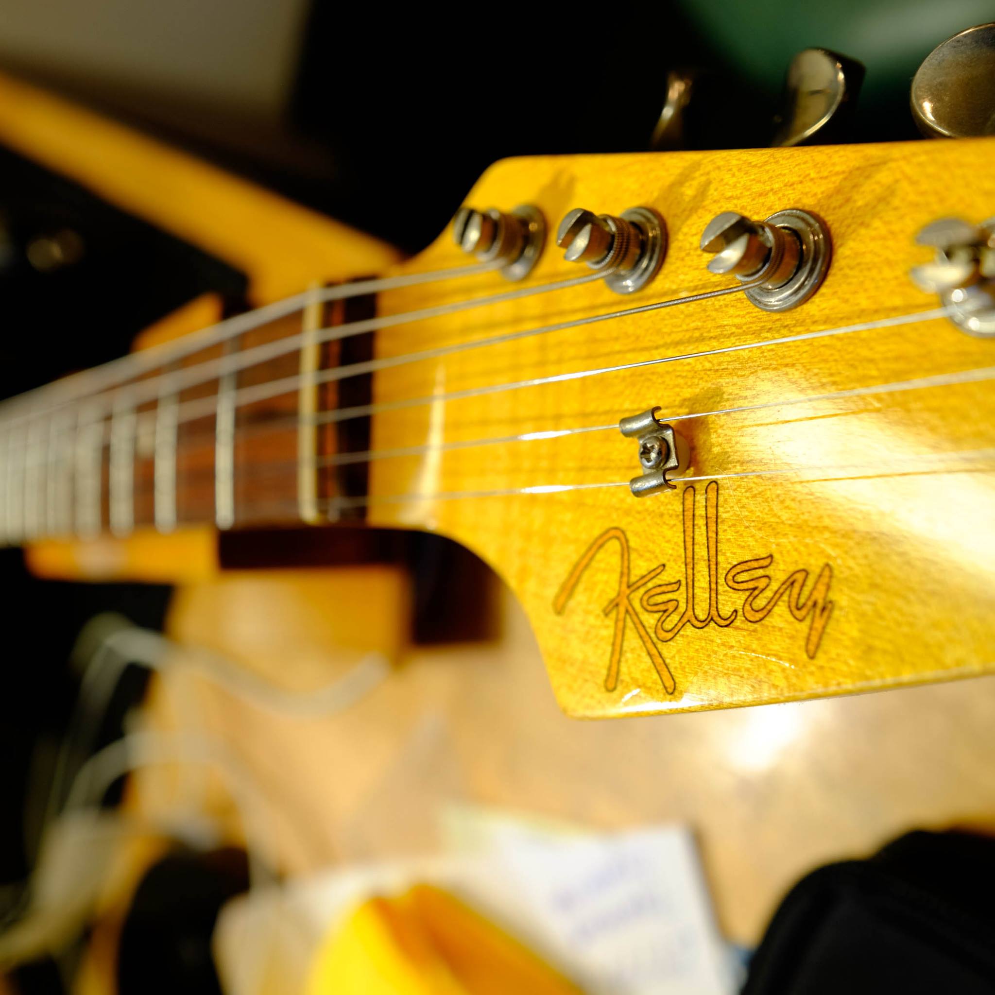 Lake's Guitar Co - Fret leveling and rounding the edges! #guitarbuilder ...