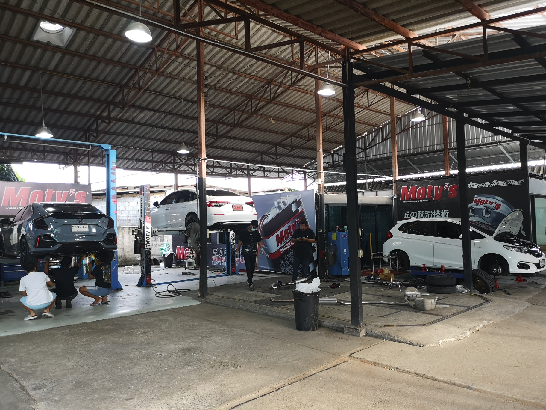 รอบเย็นลุยกันต่อ #AutoAddict... - Auto Addict Thailand