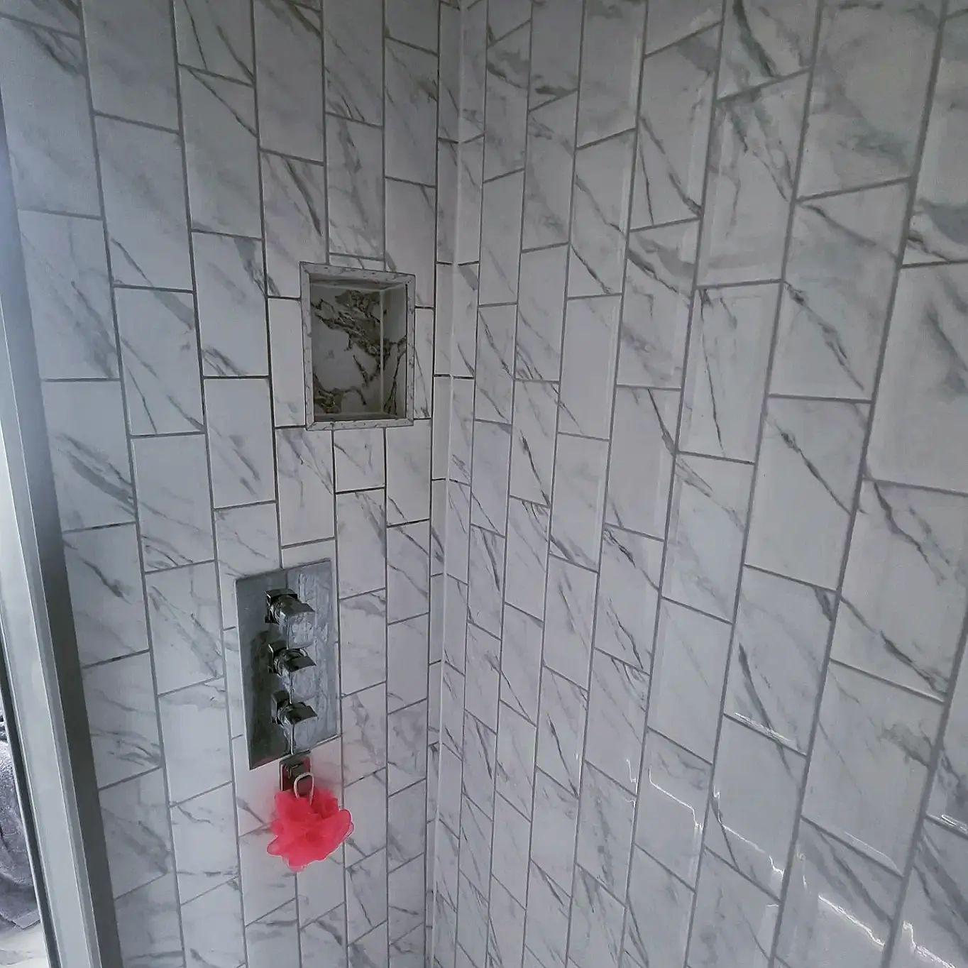 Vertical OffSet Layout ️ We love... - Sharp Finish Tiling | Facebook