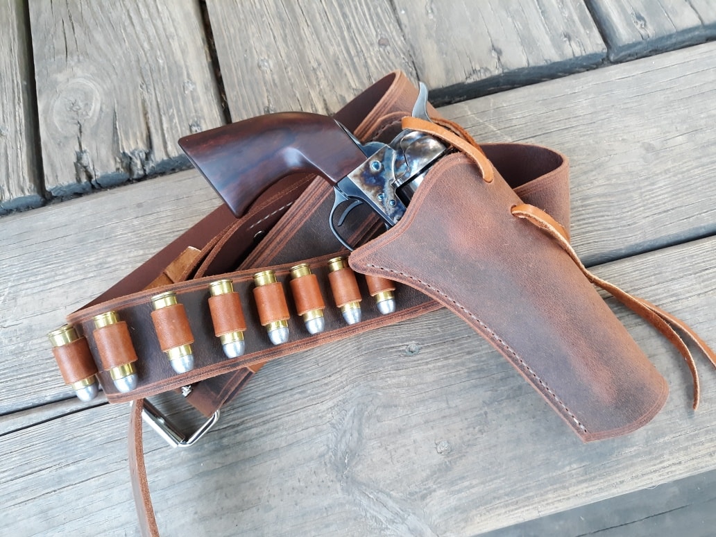 Buffalo high ride cross draw rig with... - Big Creek Leather | Facebook