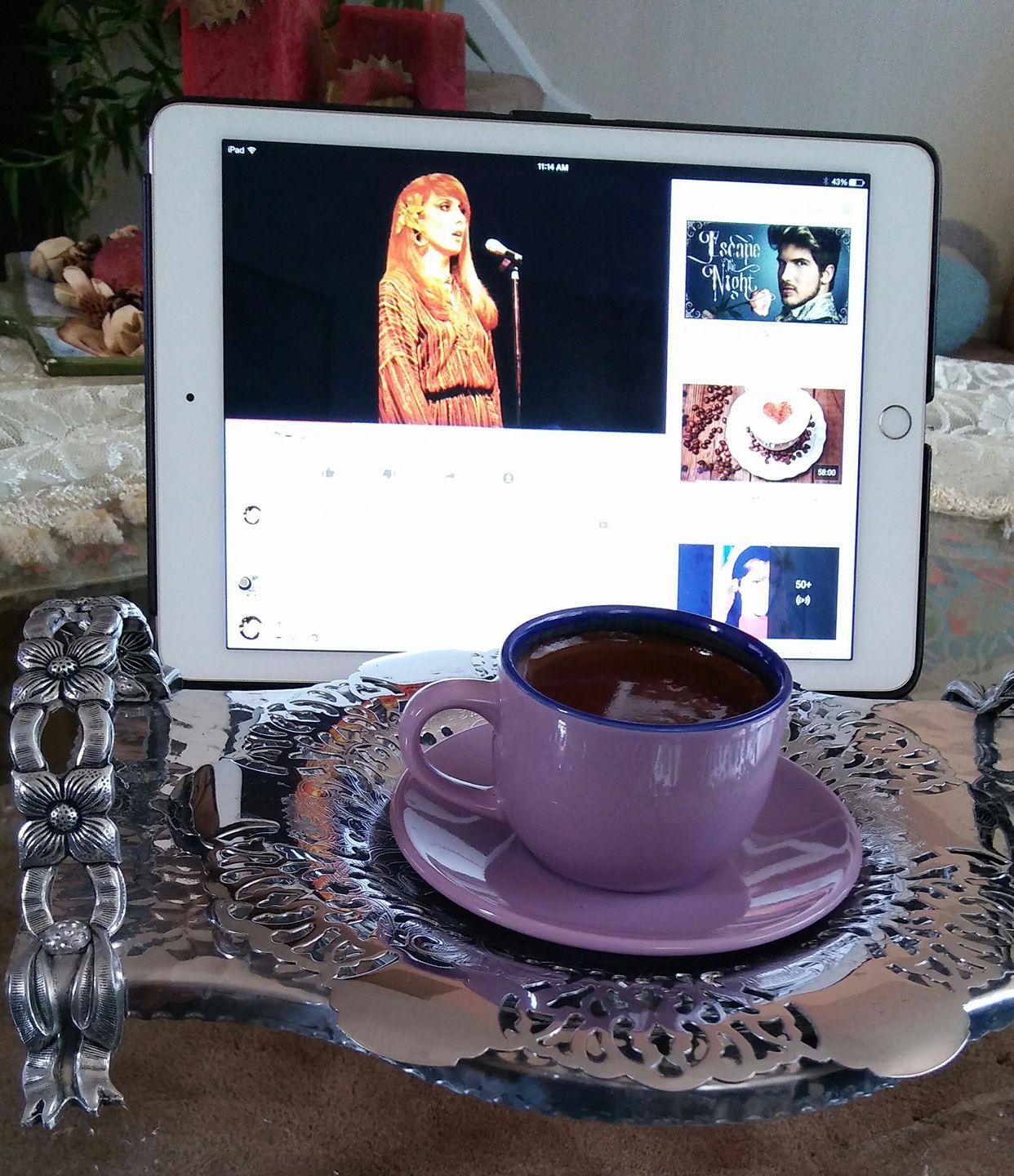 عشاق القهوة بخور دهن عود و قهوة عربية وسكر ممزوج بالفستق من أجمل فقرات العيد Facebook
