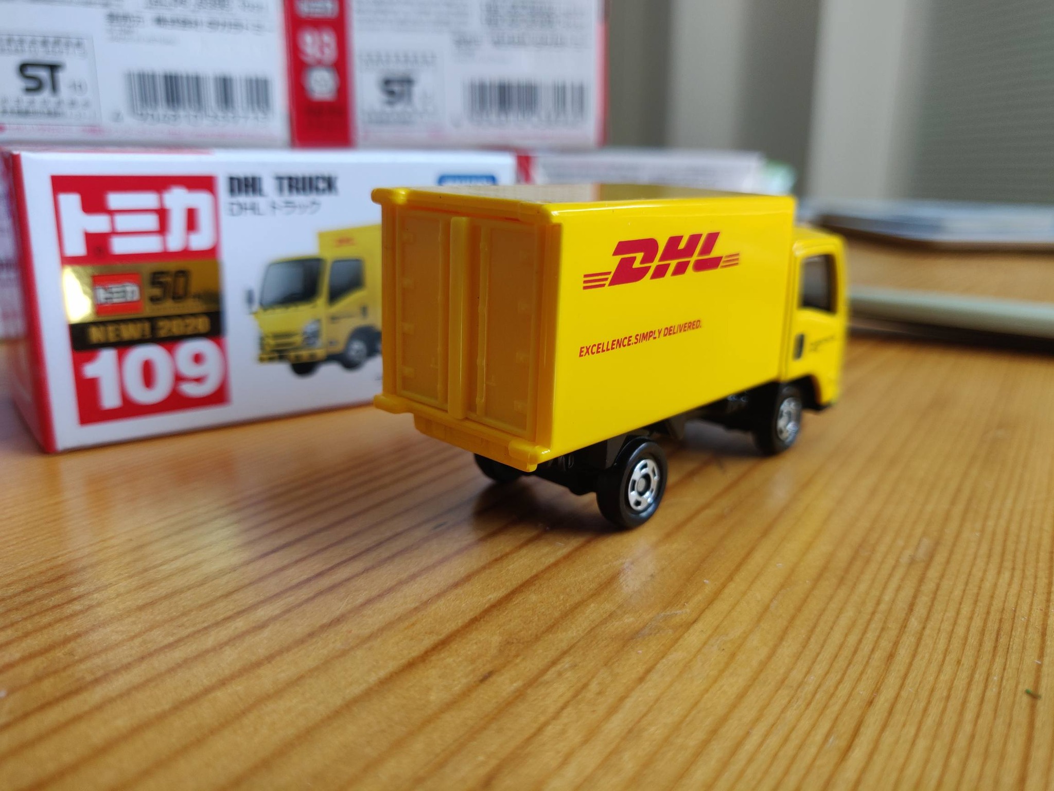 No.109 DHL Truck model for Tomica collection