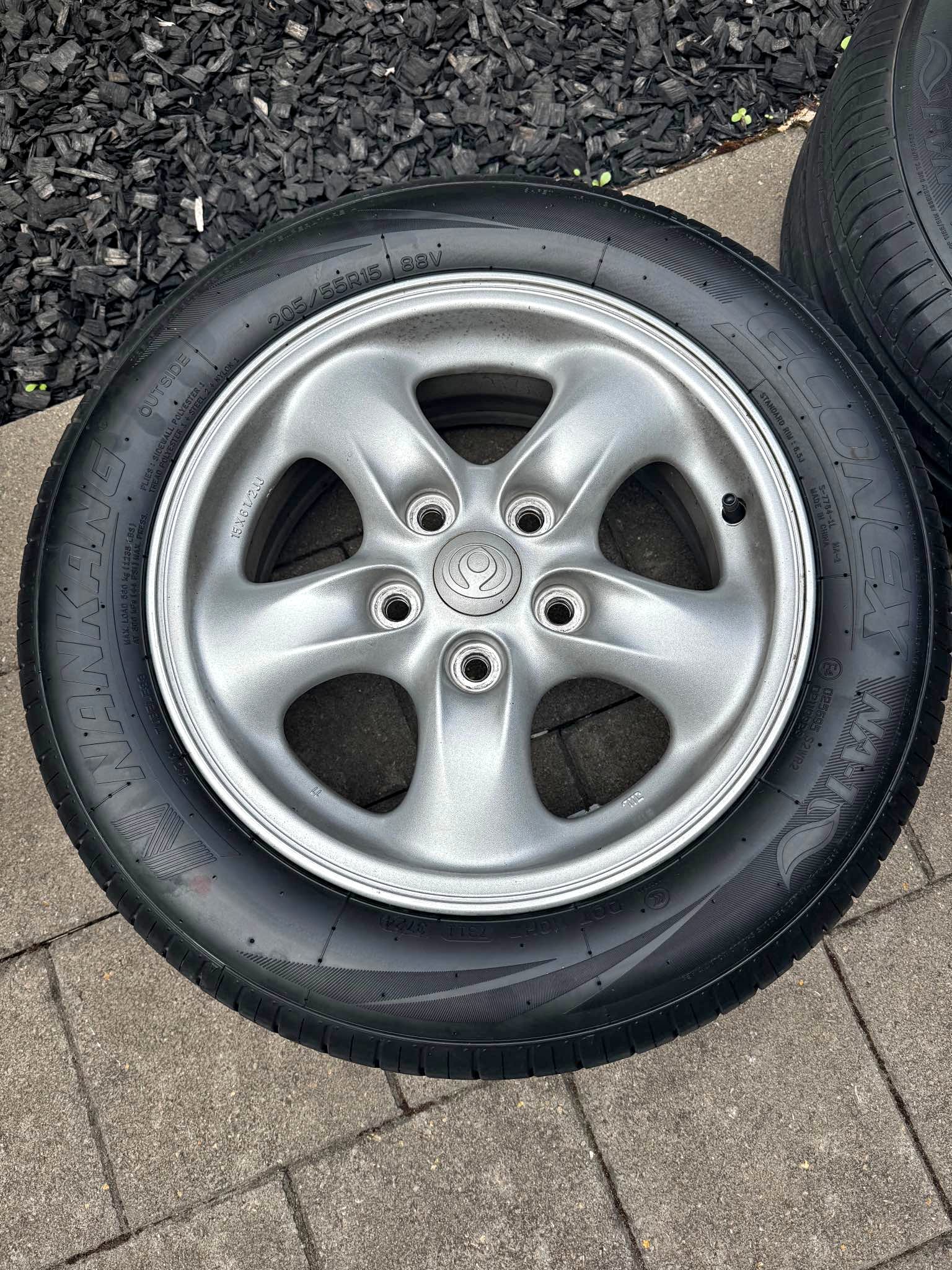 Ford AU falcon 16 inch police ute rims - Car Wheels, Tires & Parts ...