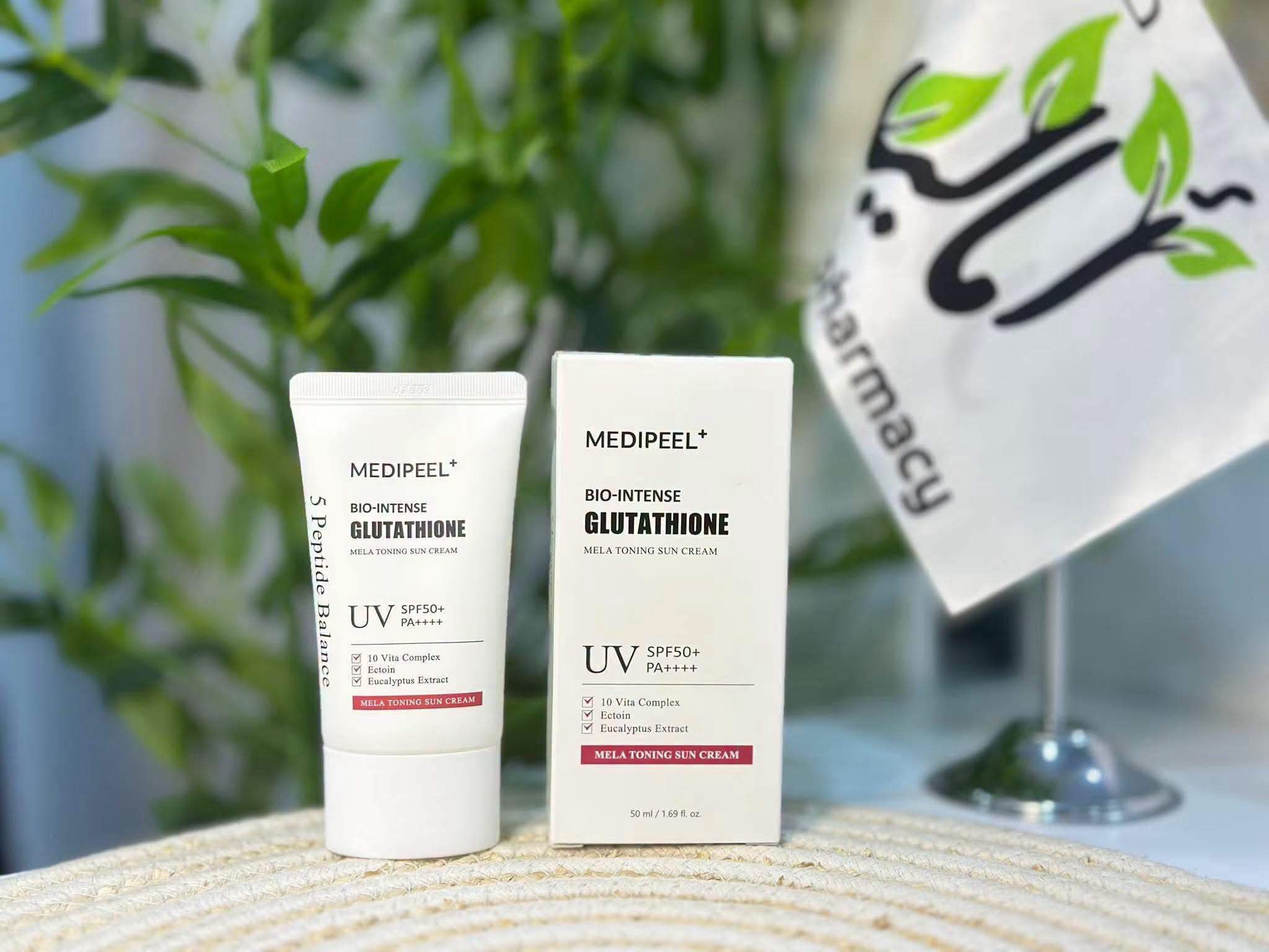 Medi-peel 🤍 Bio intense glutathione 🤍 Mela toning sun cream 🤍 واقي شمس غني بالجلوتاثيون يساعد على تفتيح البشرة وتقليل ظهور البقع الداكنة بالإضافة الي ذلك يضفى تأثيراً طبيعياً موحداً مما يعزز
