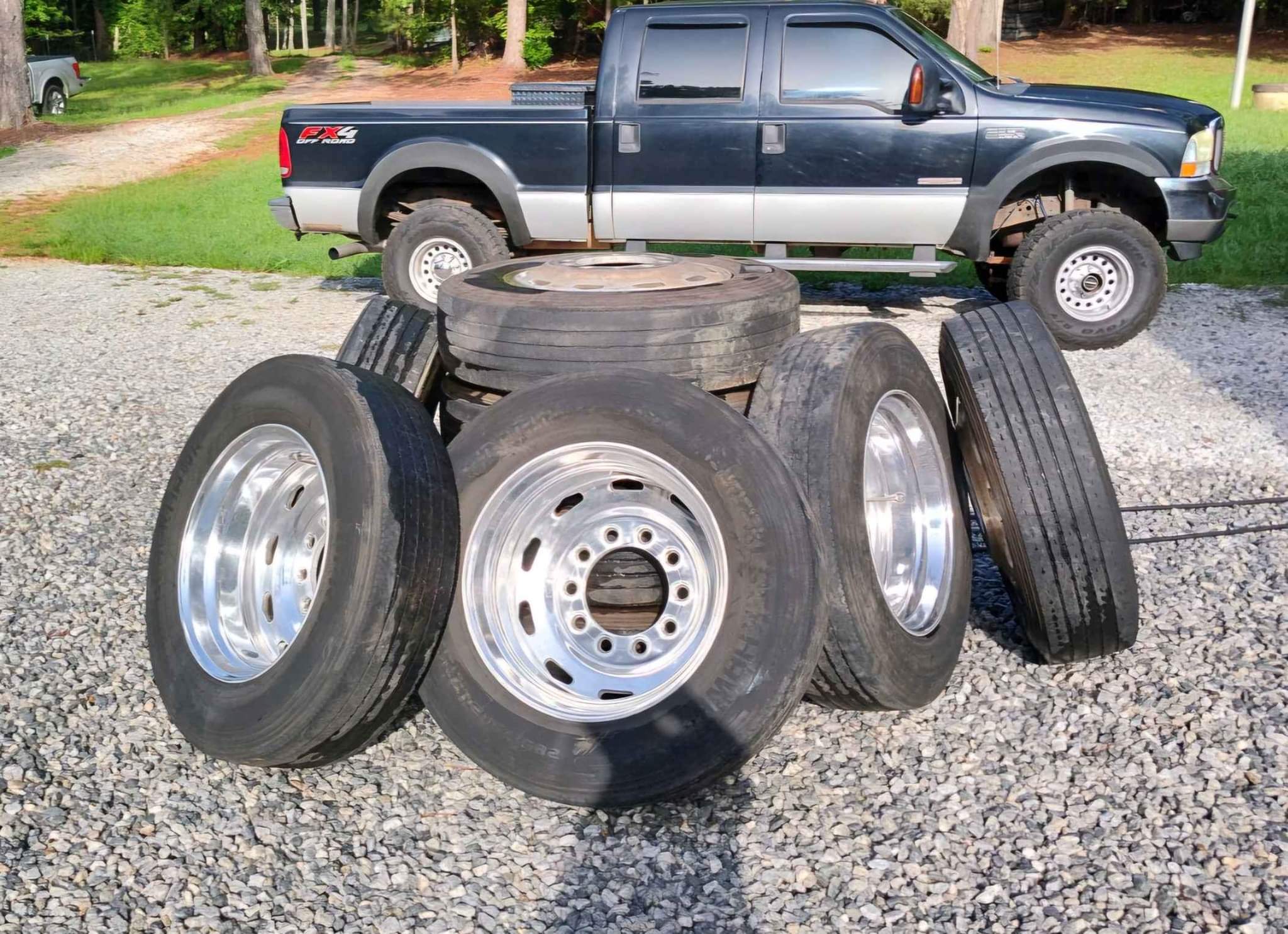 10 Bud Style 24.5 Peterbuilt Wheels and Tires - Car Wheels, Tires ...