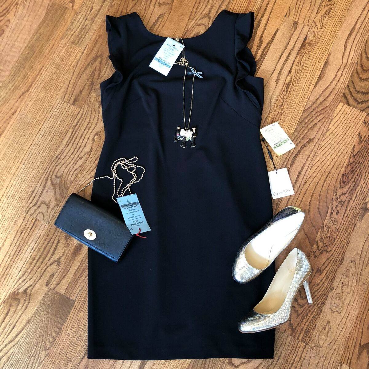calvin klein black dress with gold chain Jordyn Woods stepped onto the red carpet in a sultry little dress. Click the link to see her affordable slay! 😍 black dress with gold chains tiktok