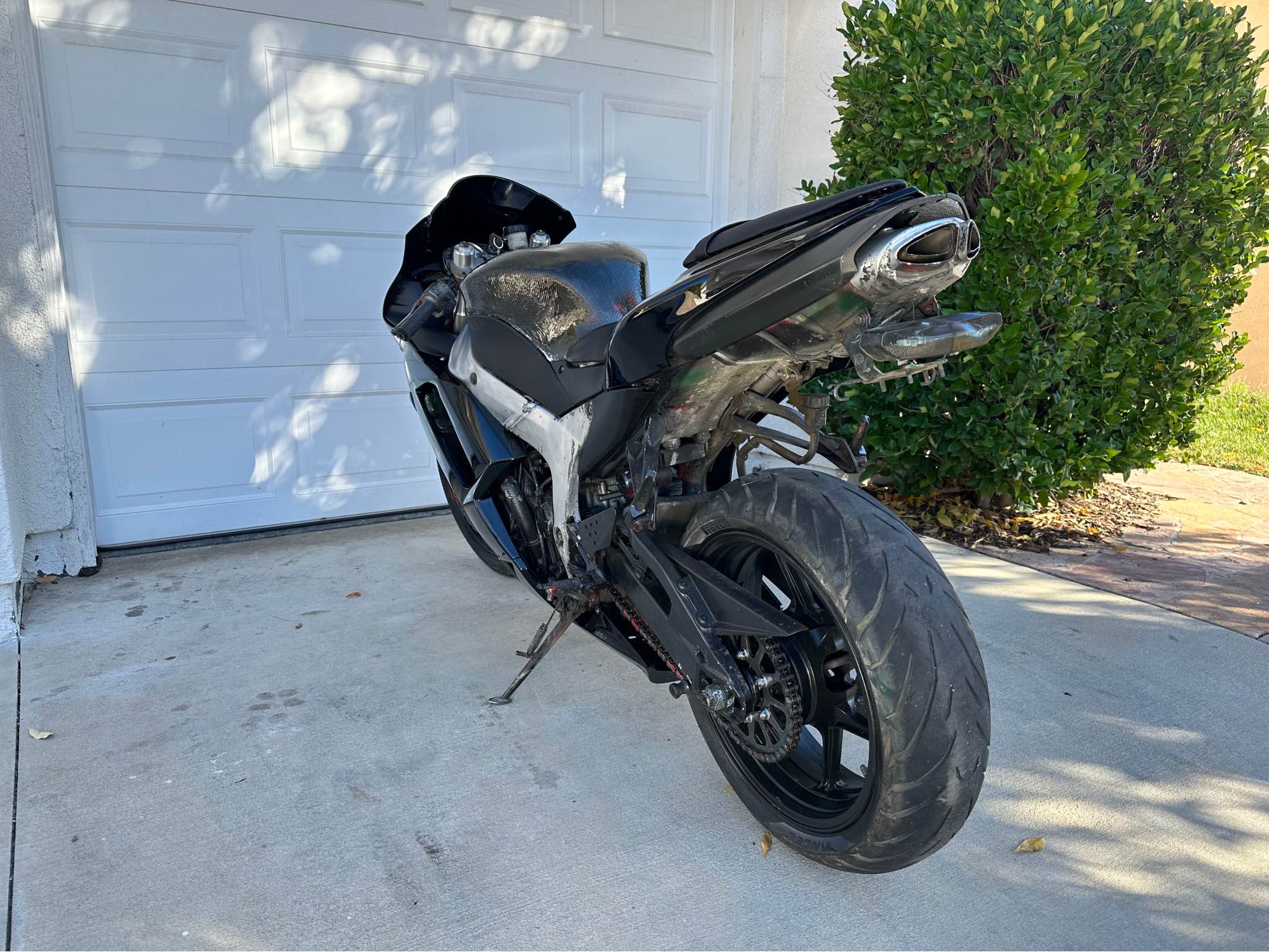 Kawasaki zzr 600 Model 2006 Odometer: 24k Super clean 0 faults