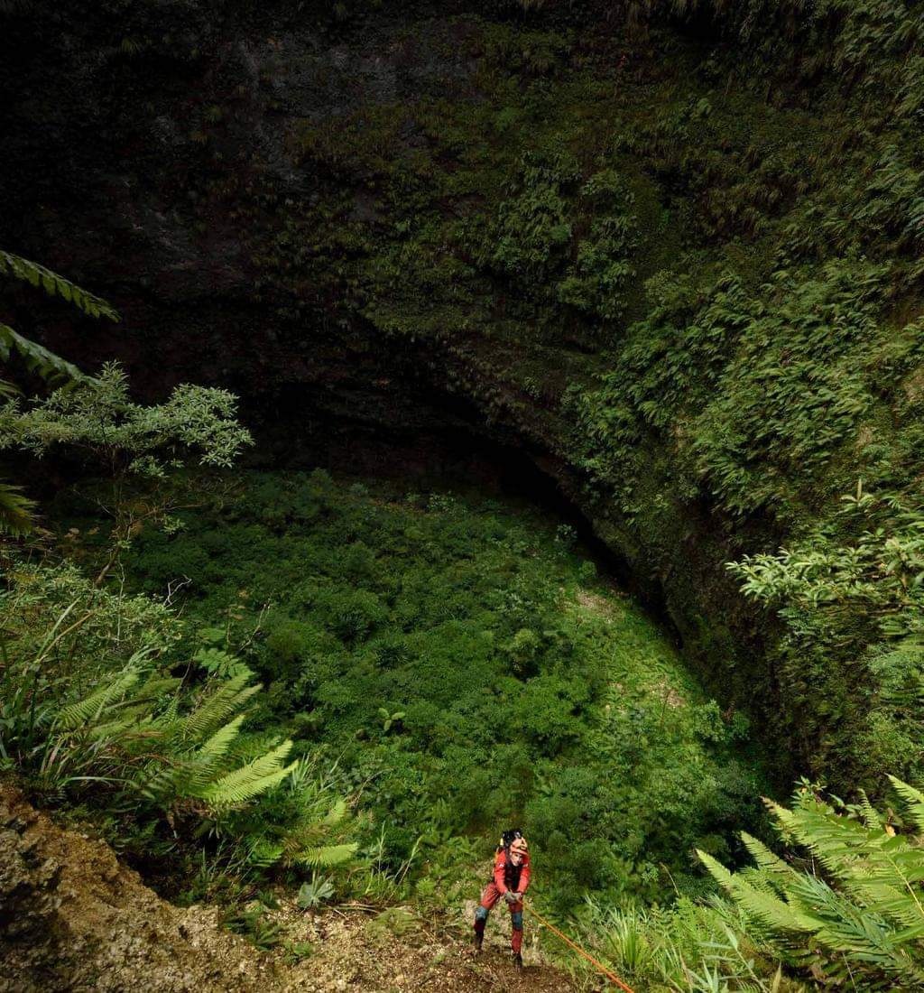 Black Hole ⛰ Nakanai Mountains... - Amazing Papua New Guinea