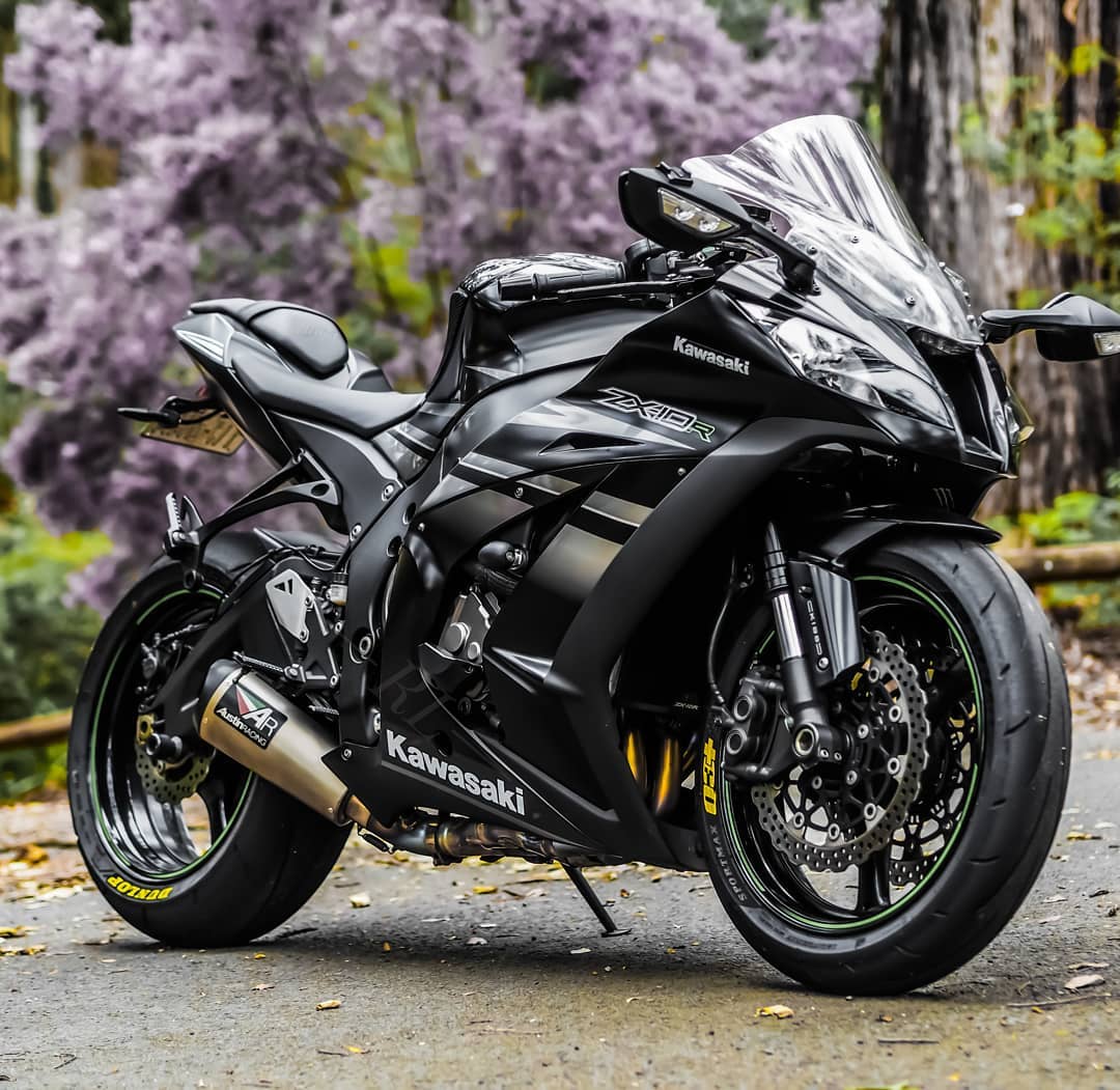 Very clean ZX-10R credit IG: @thissuperbike @jp9025h