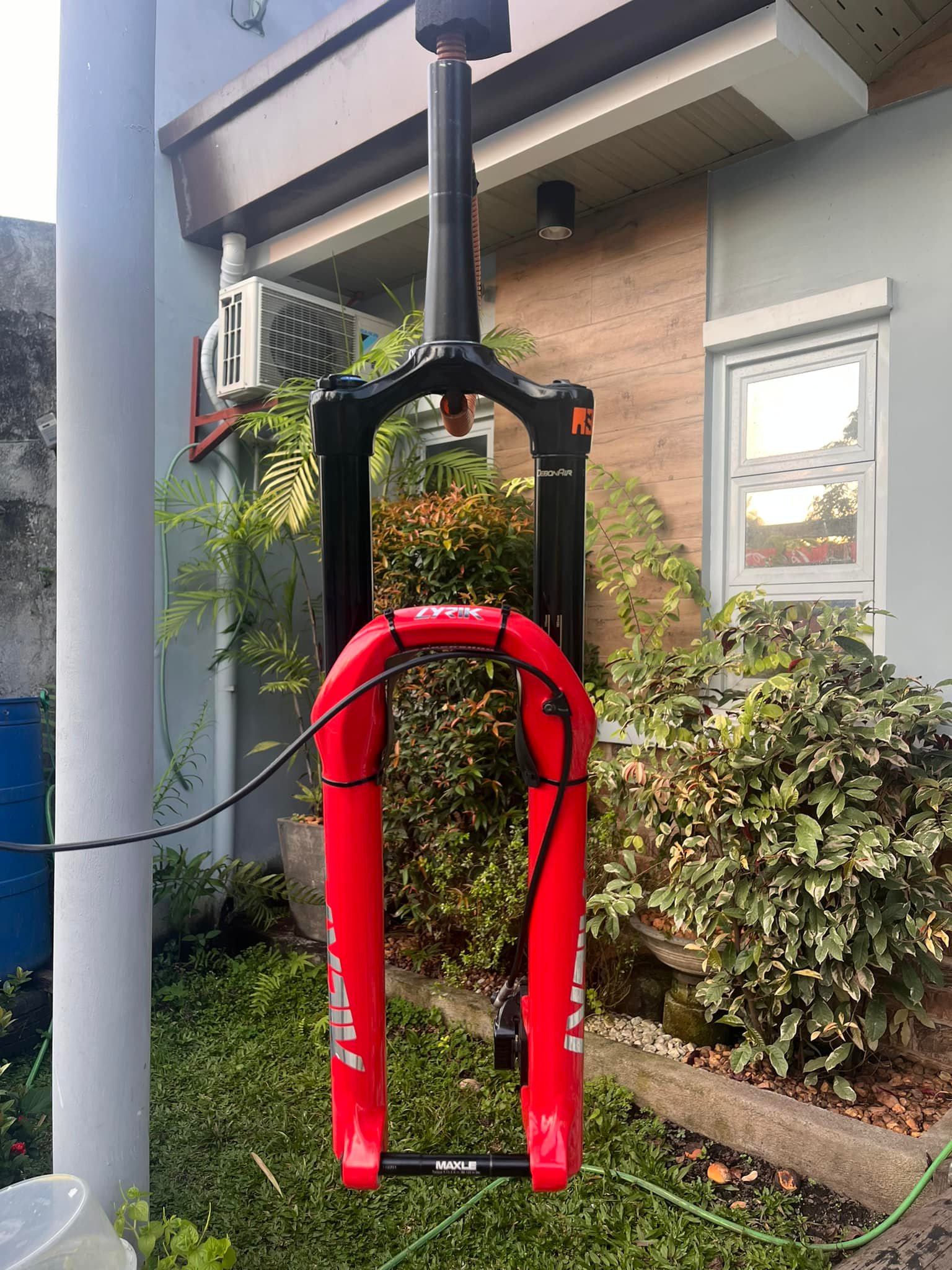 2019 Rockshox Yari 27.5 fork specifications