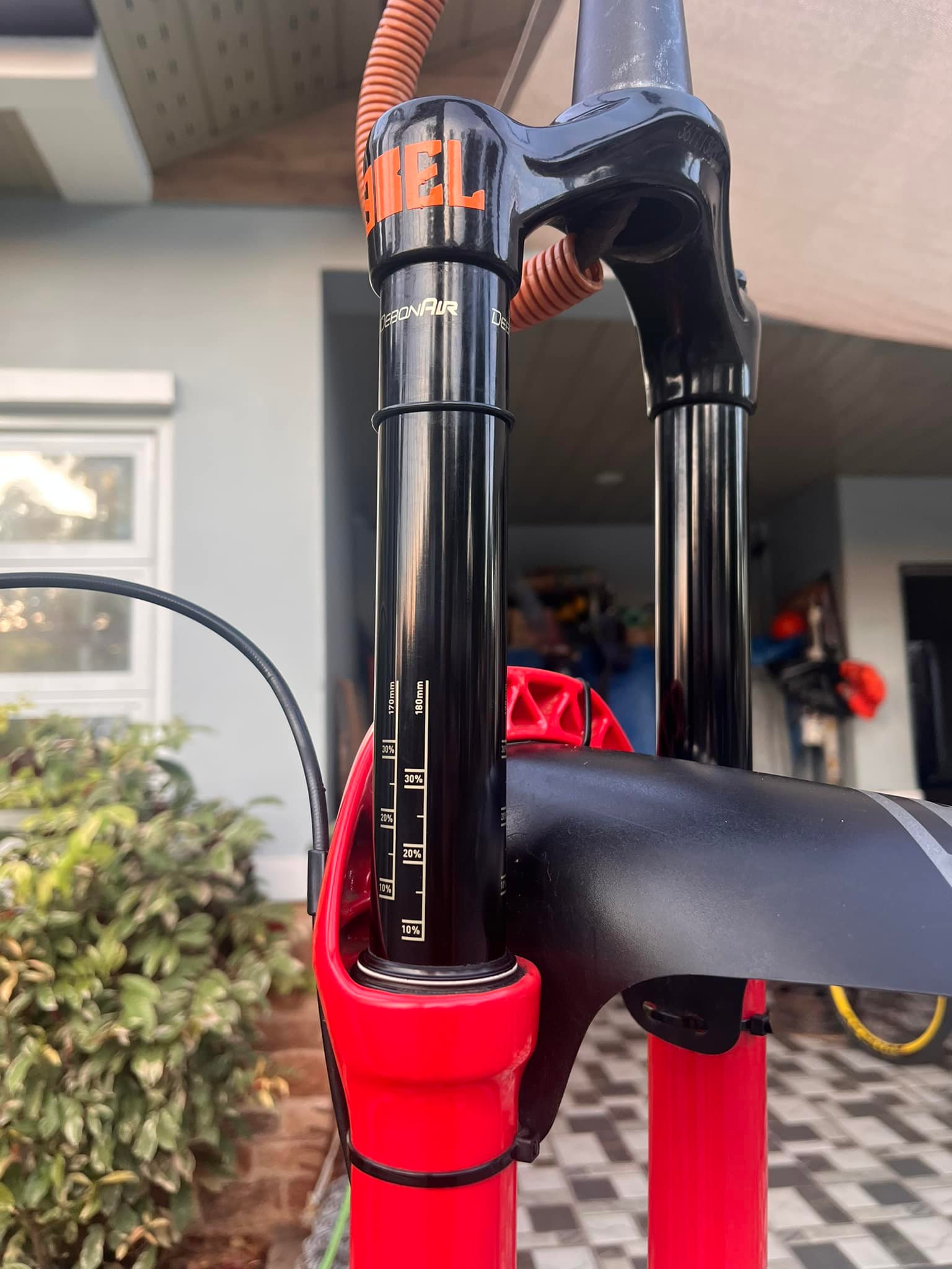 2019 Rockshox Yari 27.5 fork specifications