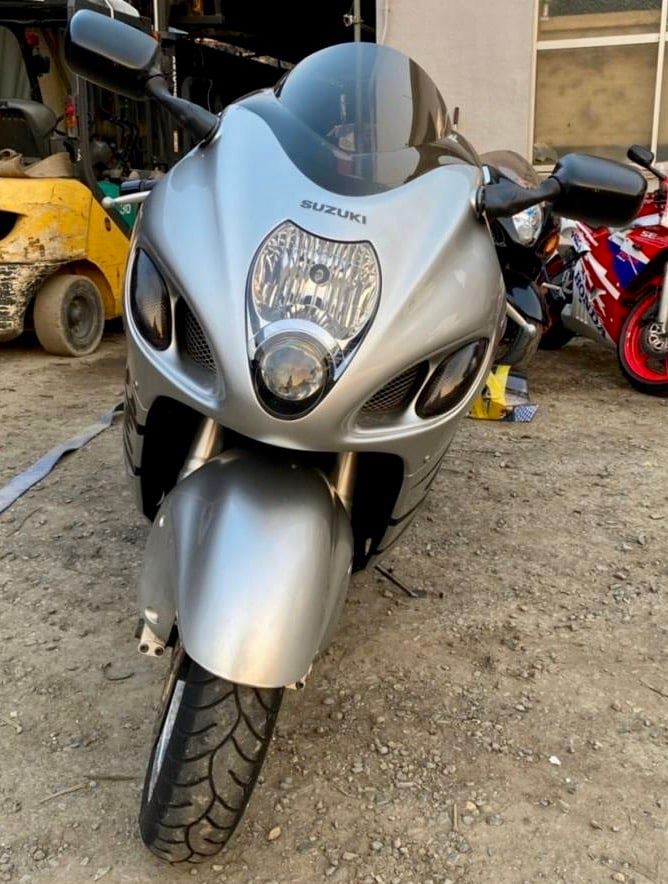 2000 model GSX1300 Hayabusa limited paint scheme only available