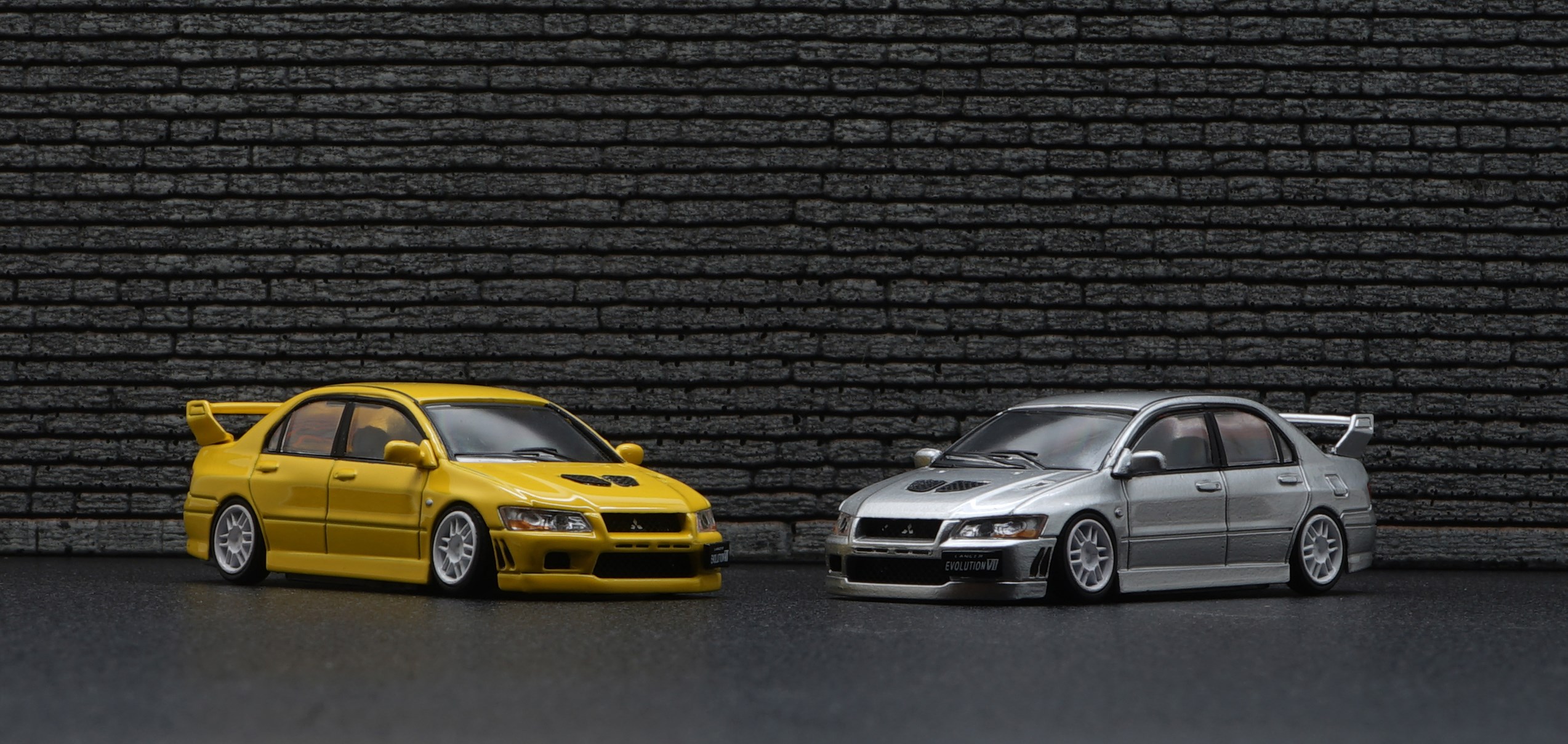 WHELART 1/64 Mitsubishi Lancer Evolution III Yellow / Light Up