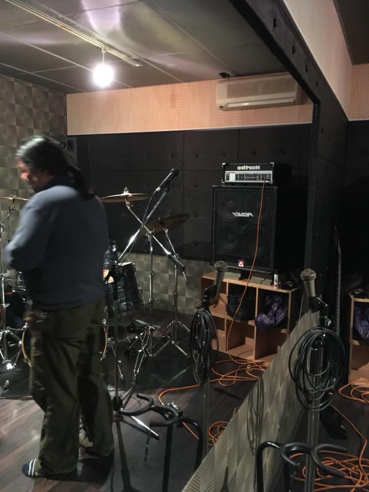 おまたせしました！冬の風物詩！ リハ中どんどん曇ってゆく、スタジオの鏡！ - BLUE METAL ORGANDY